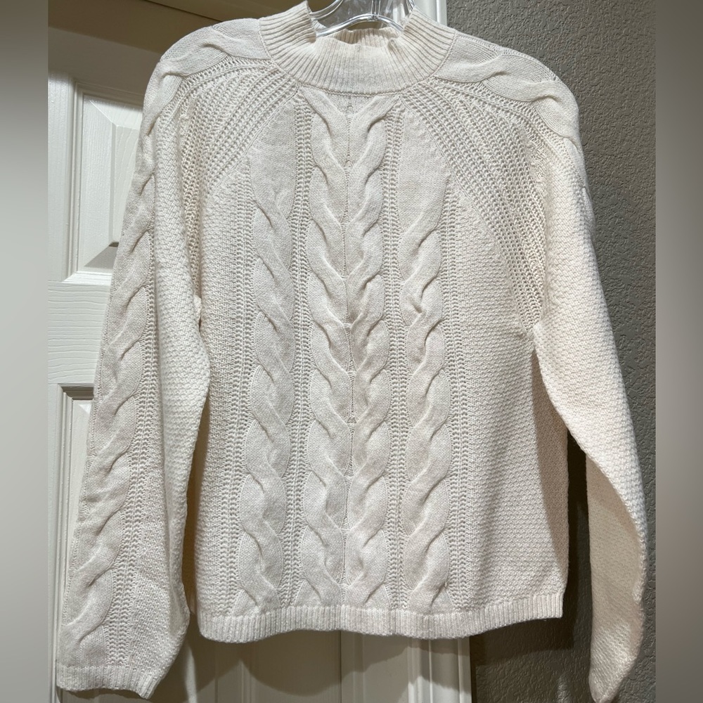 NWOT Merino Blend Banana Republic Ivory Pura Merino-Blend Sweater Sz M - Picture 2 of 9